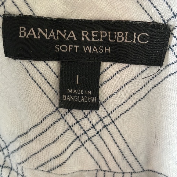 Banana Republic Plain Button Up - Picture 2 of 3